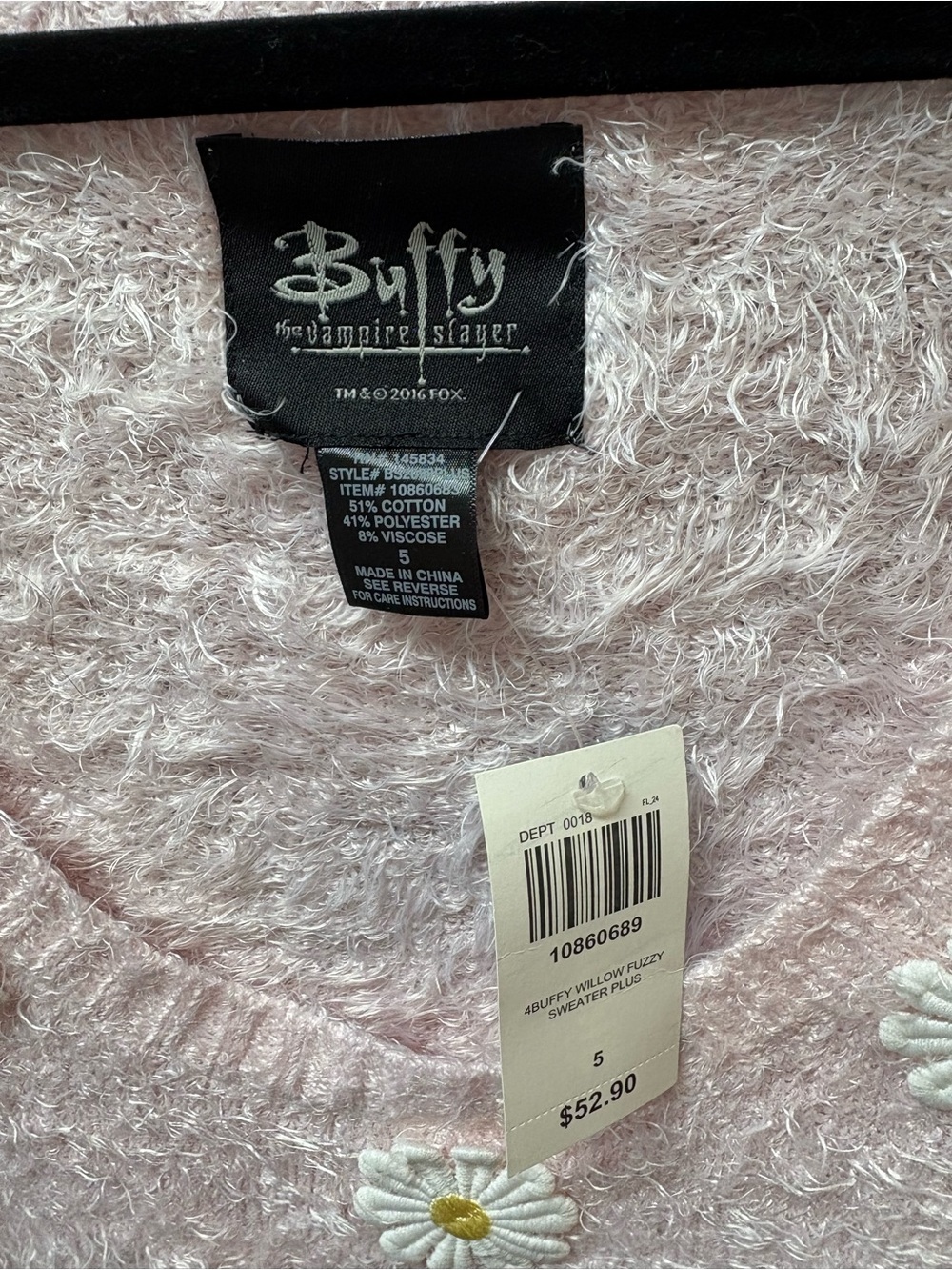 Hot Topic Plus size 5X Buffy the Vampire Slayer Willow sweater pink embroidered - Picture 2 of 6